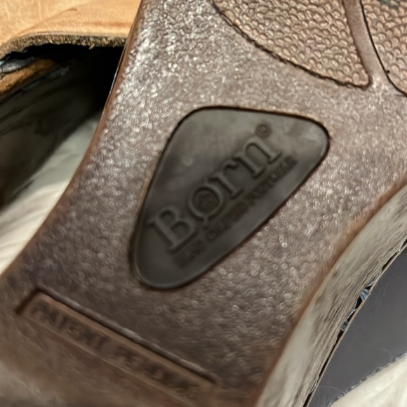 Born Charcoal Gray Flower Wedge size 9 - Picture 8 of 11